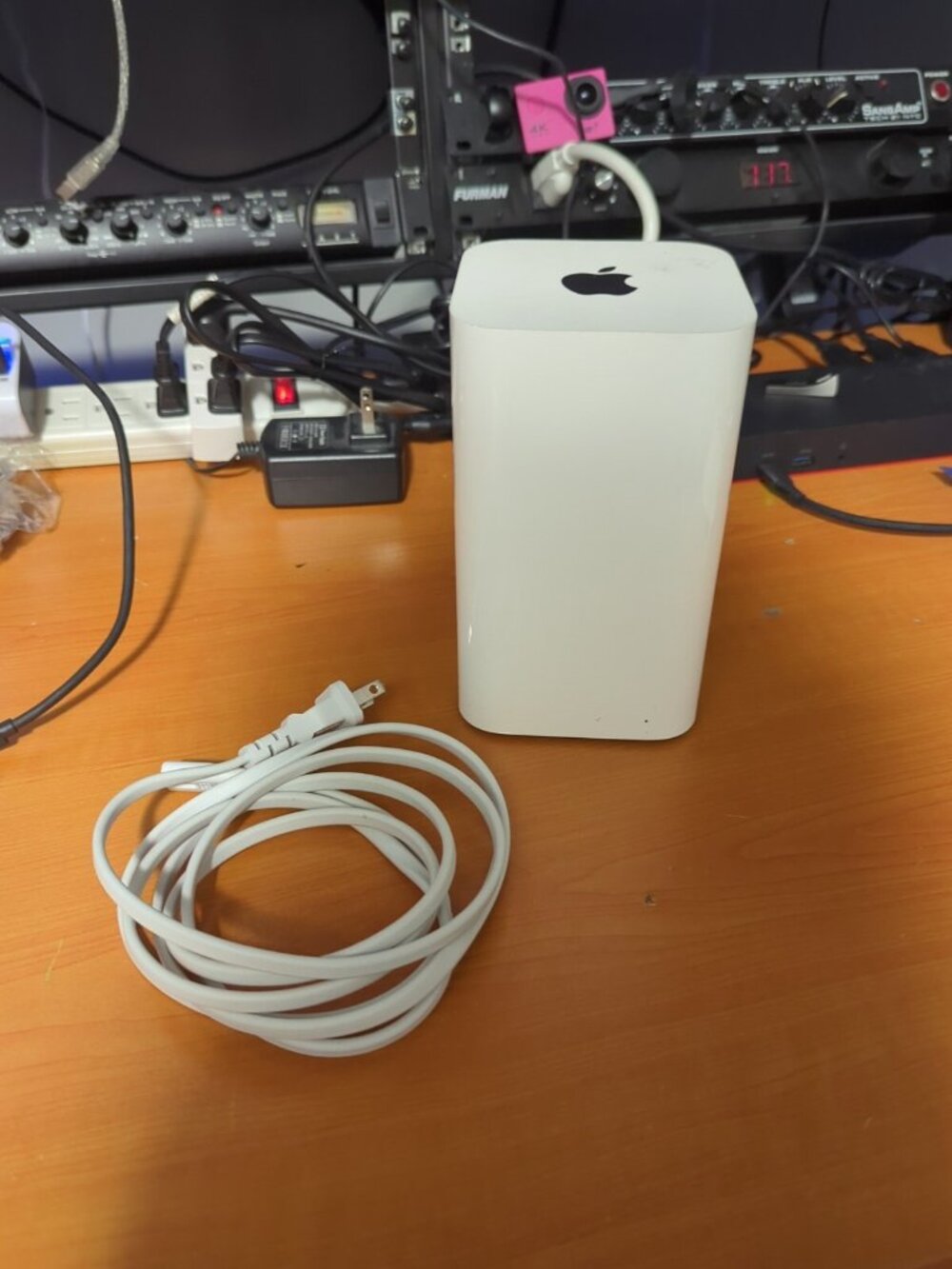 Apple A1521 AirPort Extreme Base Station Wireless Router W/Power Cord - Tested